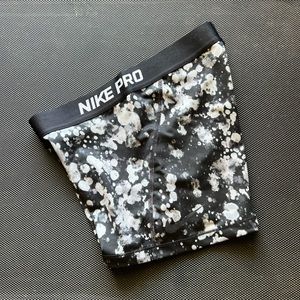 Nike Pro short 3” size Medium